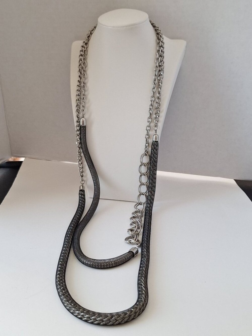Signed Napier Silver Tone Mesh Cord Layered Chain Lariat Opera Necklace N Logo T